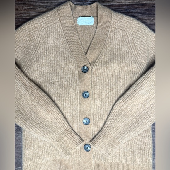100% wool Everlane Women's Camel Cardigan Sweater - Picture 8 of 16